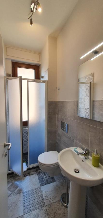 Standard Double Room with Shared Bathroom,1019957200:JPEG