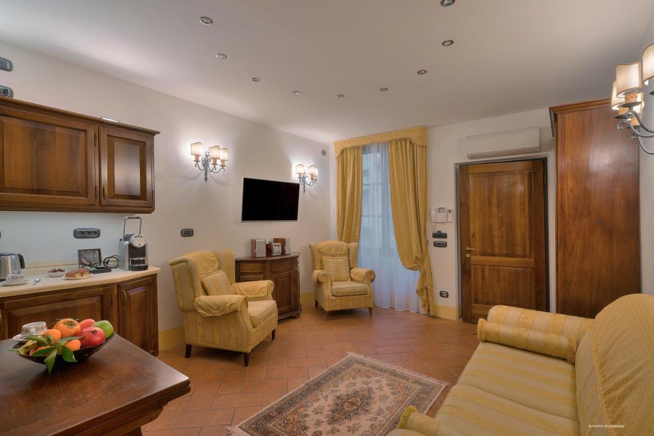 One-Bedroom Apartment,1085160805:JPEG