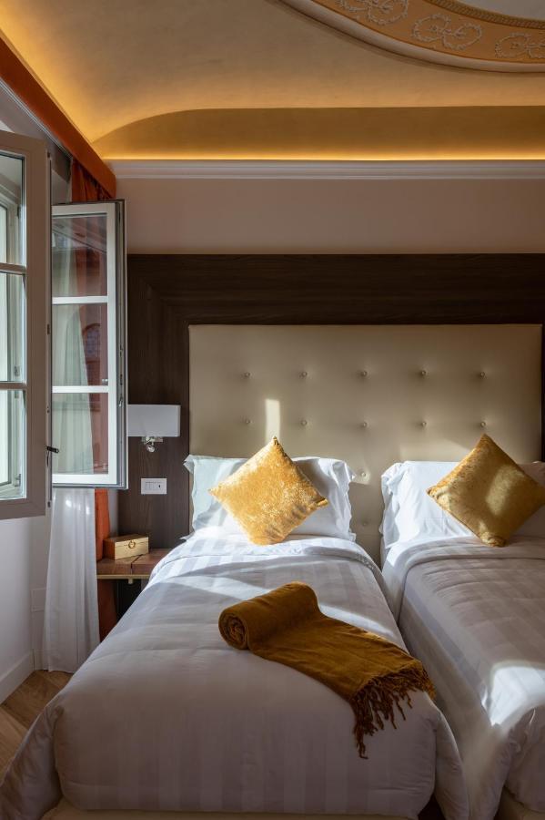 Standard Suite,1154623995:JPEG