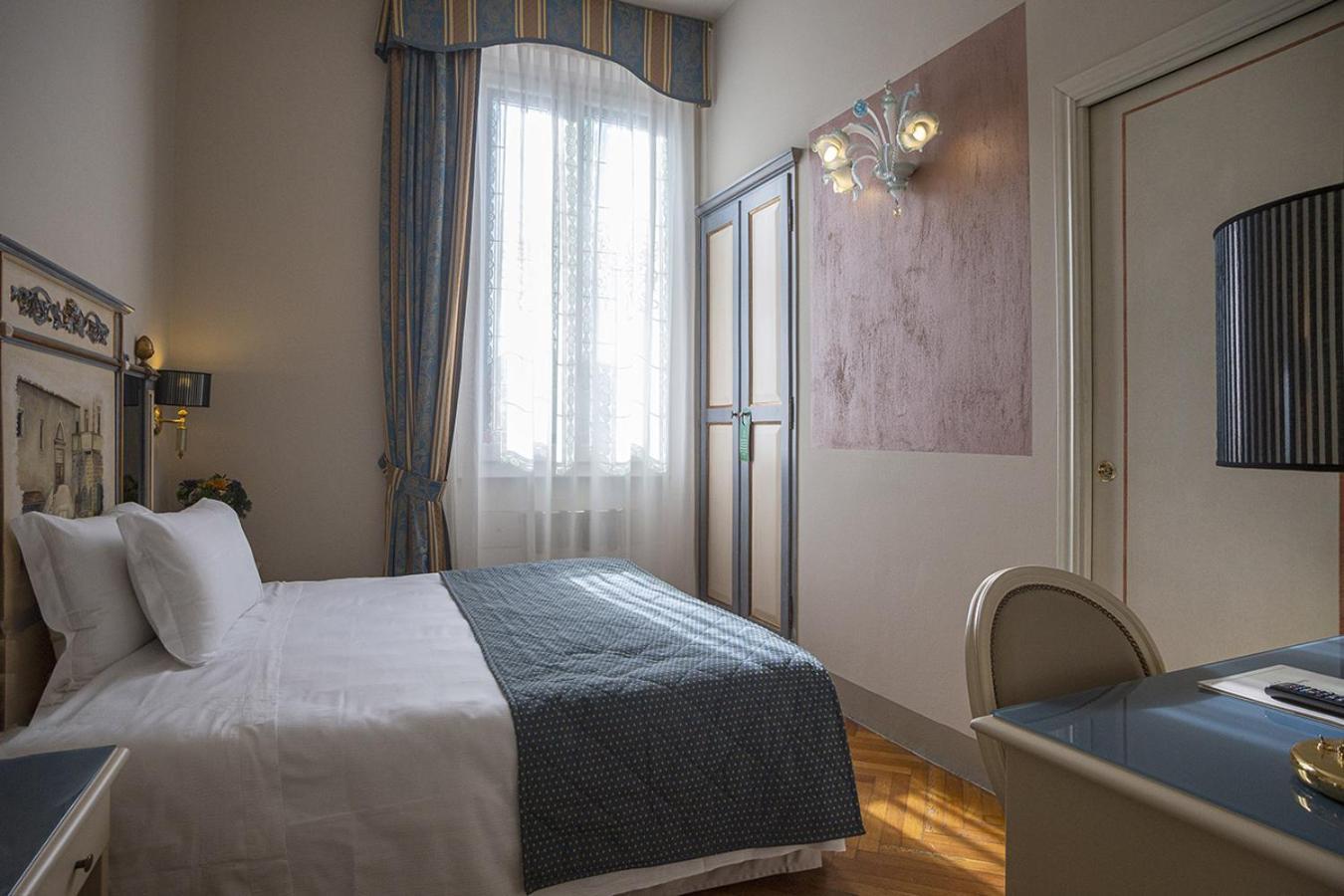 Single Room,990262684:JPEG