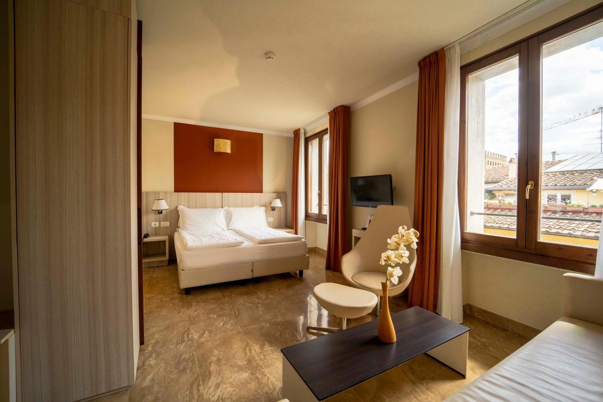 Deluxe Double or Twin Room