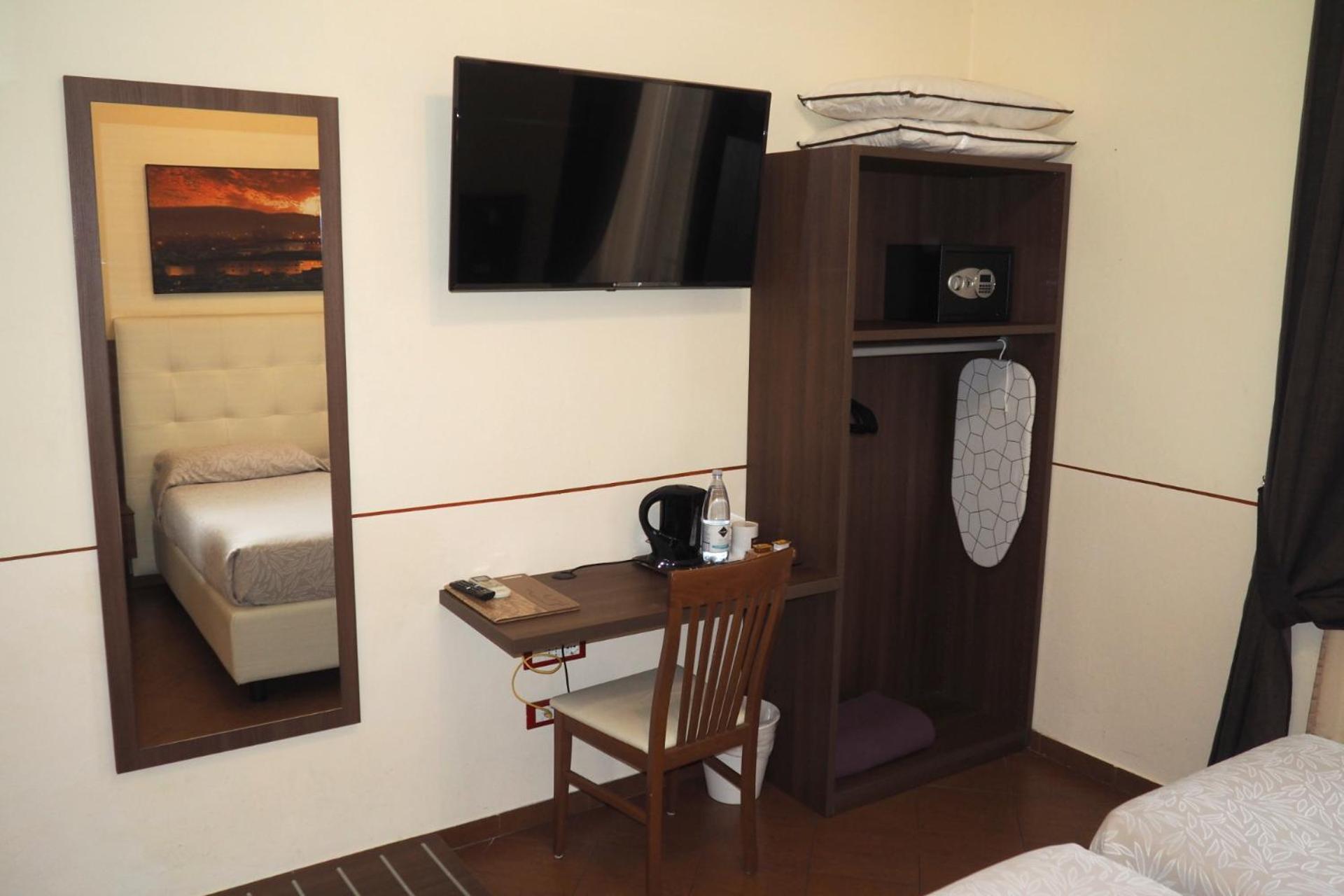 Double or Twin Room,1756404989:JPEG