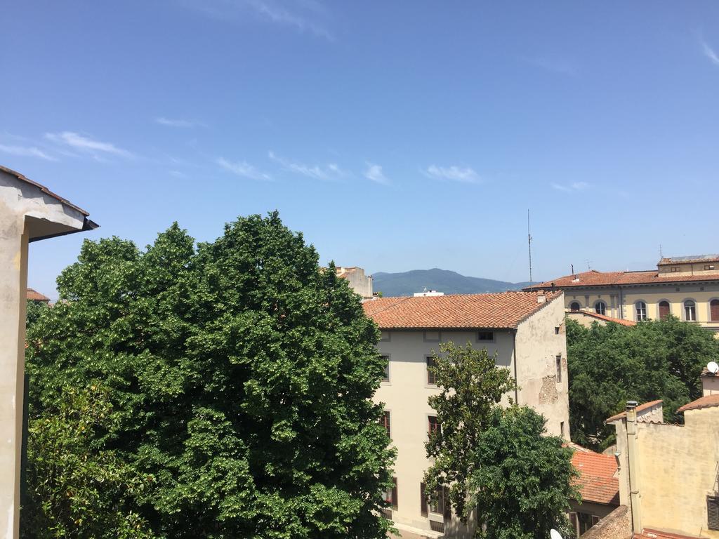 Triple Room with Private Shower And Shared Bathroom,822884654:JPEG