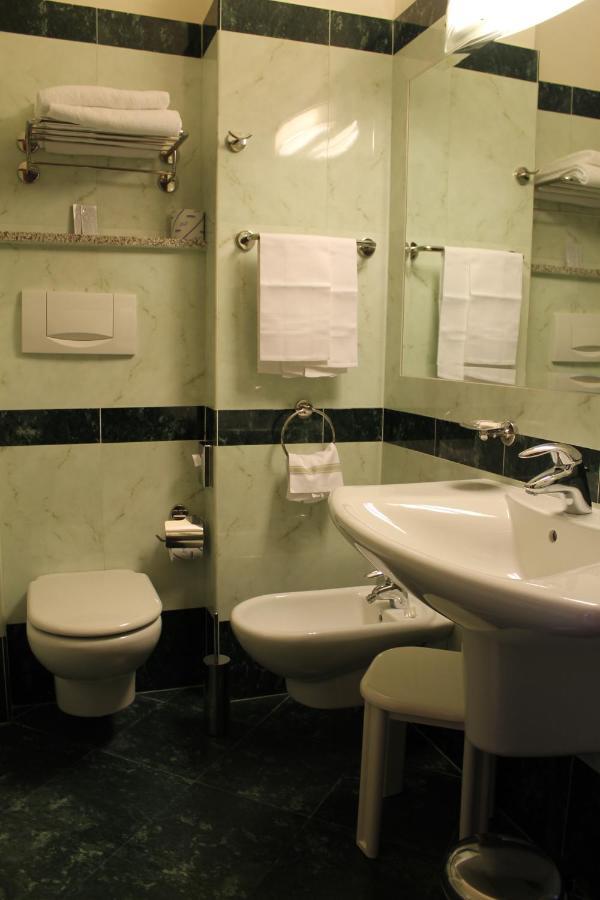 Double Room with Pool Access