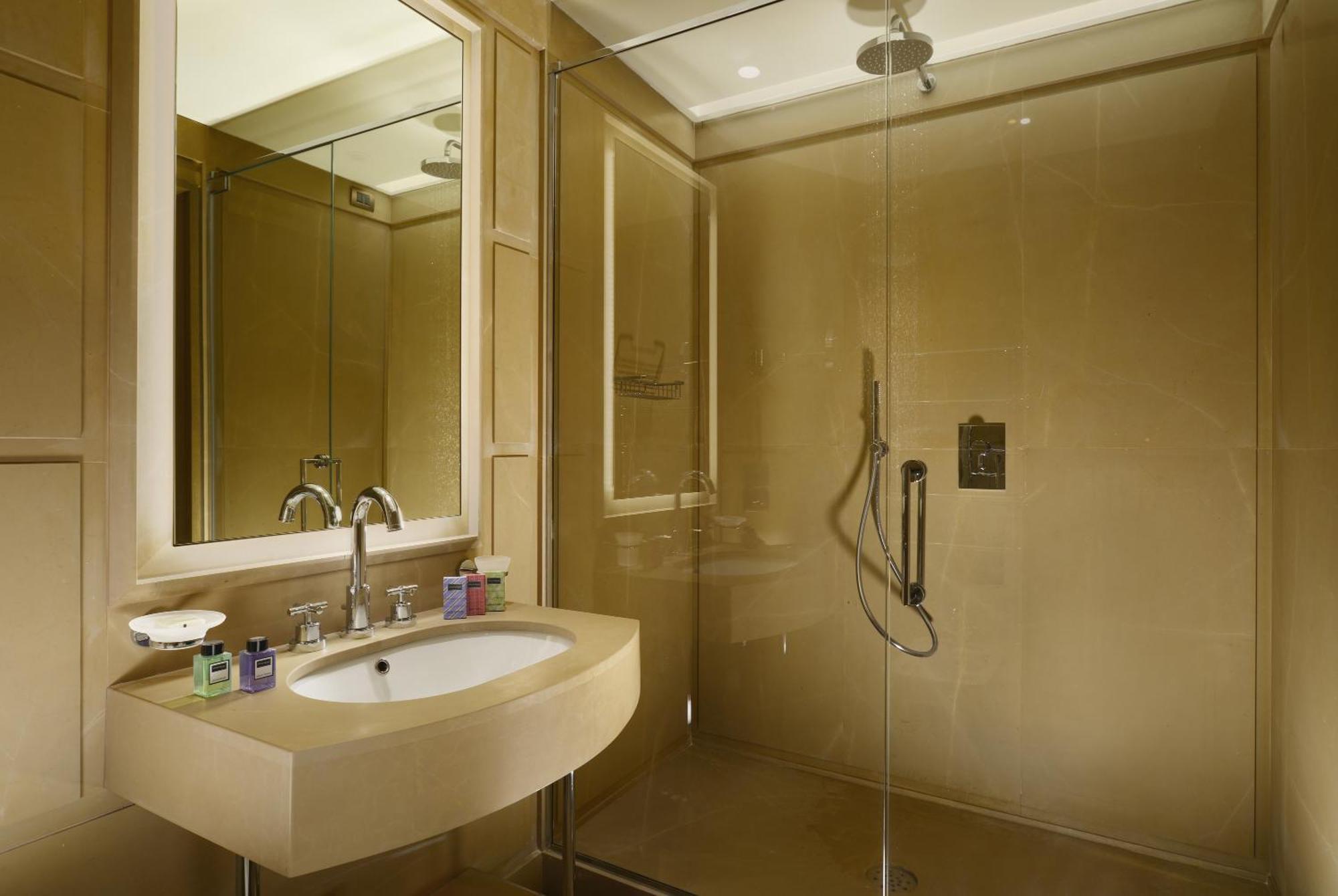 Deluxe Double or Twin Room Balcony River View