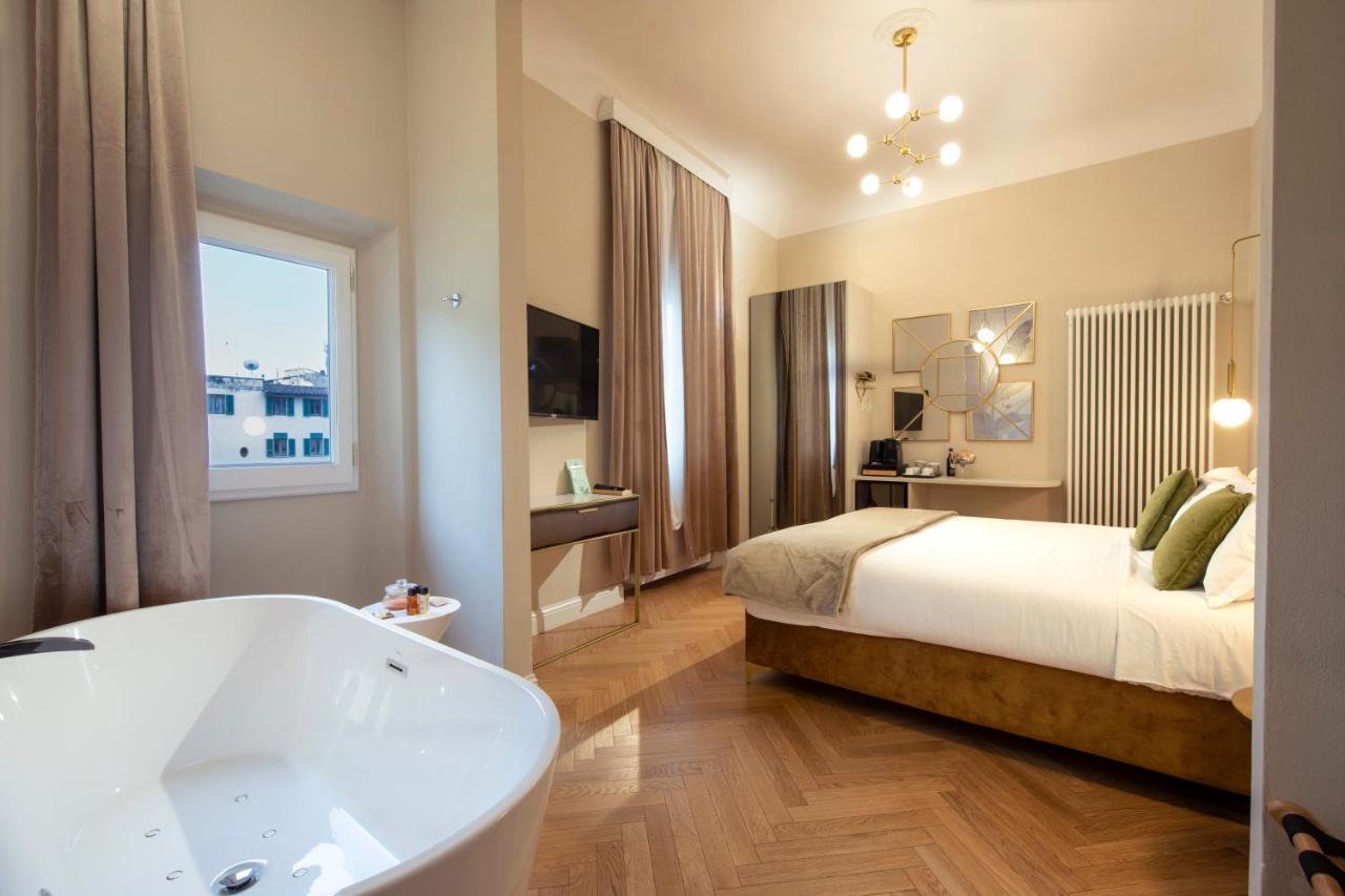 Deluxe Double or Twin Room Spa Bath