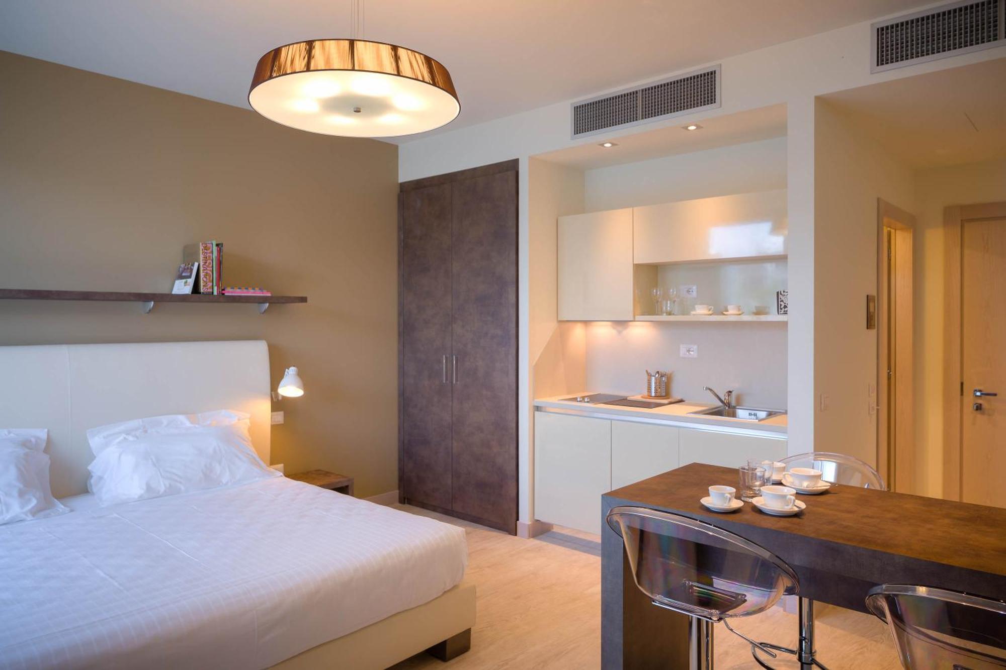 Studio with kitchen & Pool Access