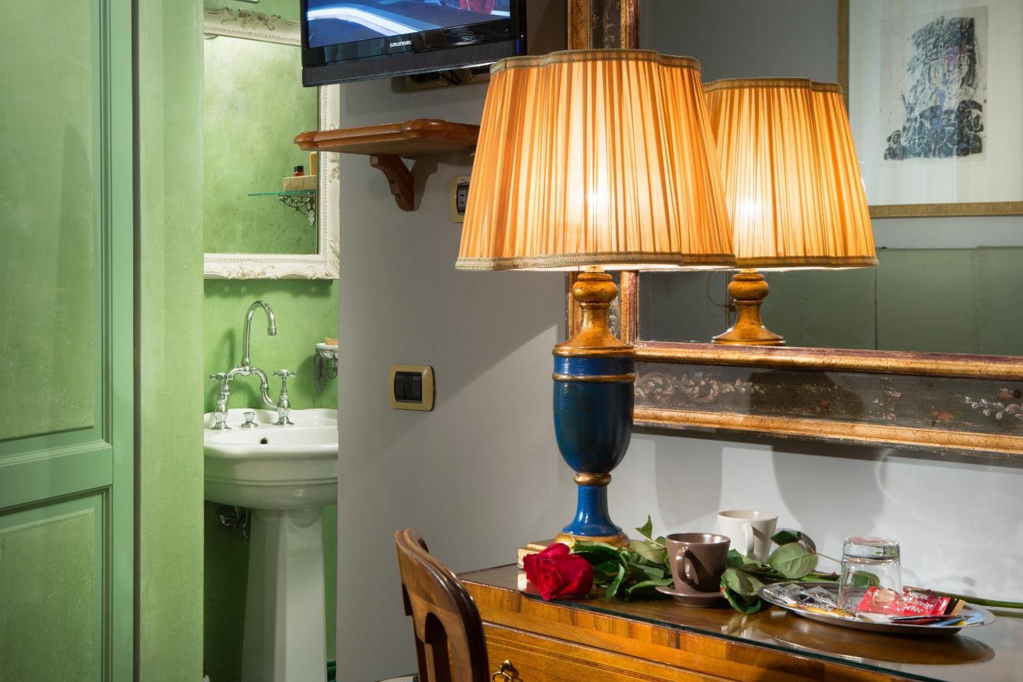 Small Double Room,1563264766:JPEG