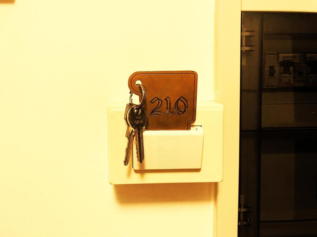 One-Bedroom Apartment,1498691290:JPEG