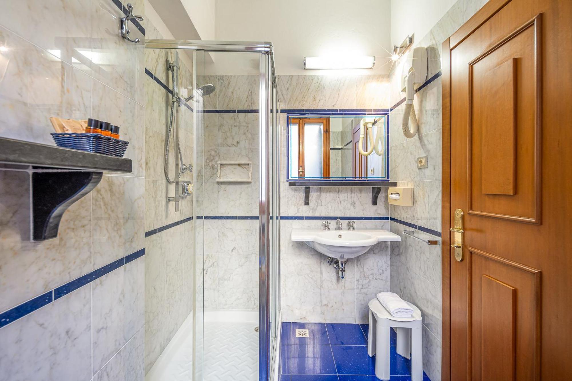 Large Double Room,1536571168:JPEG