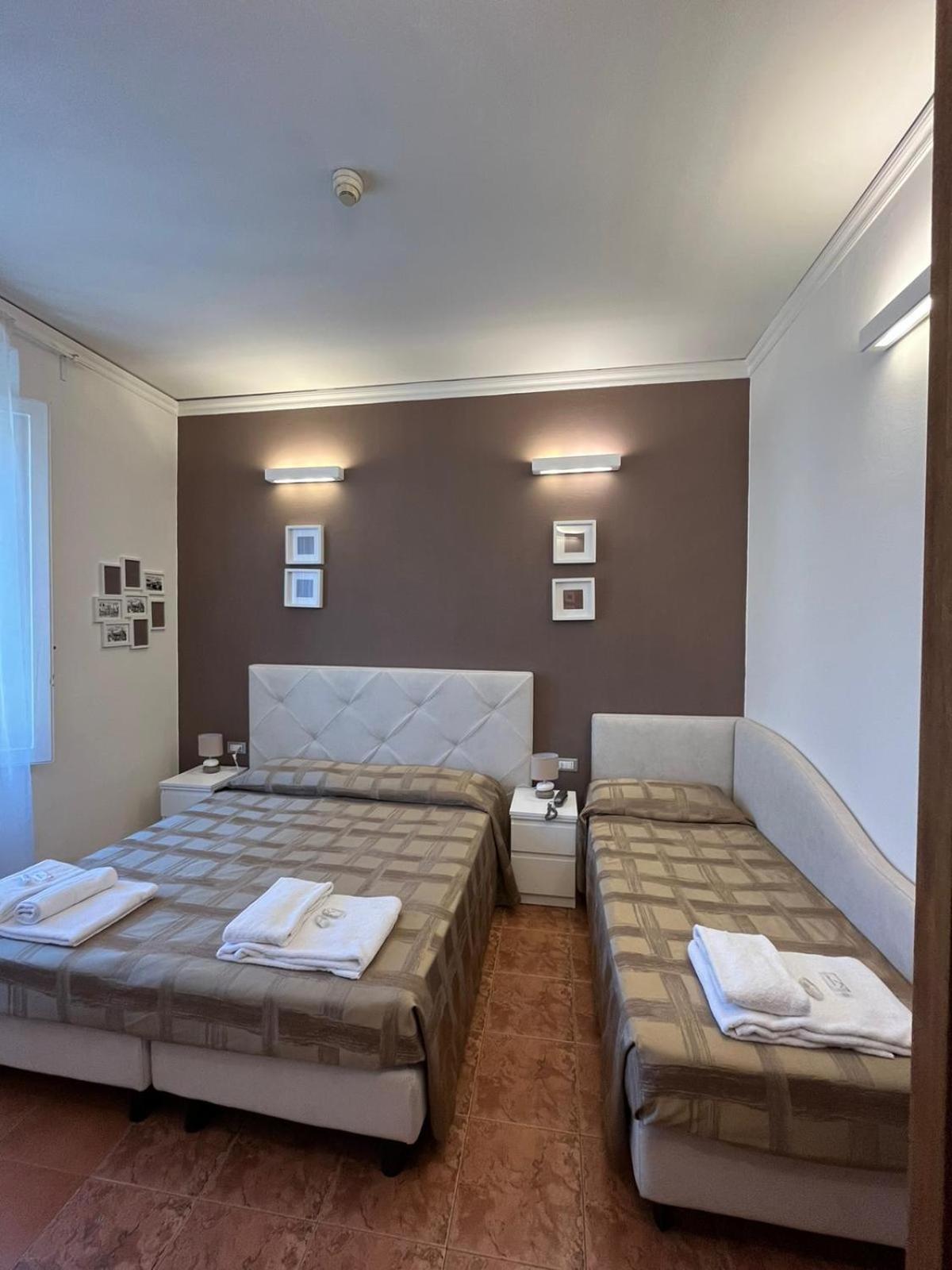 Triple Room,1329543596:JPEG