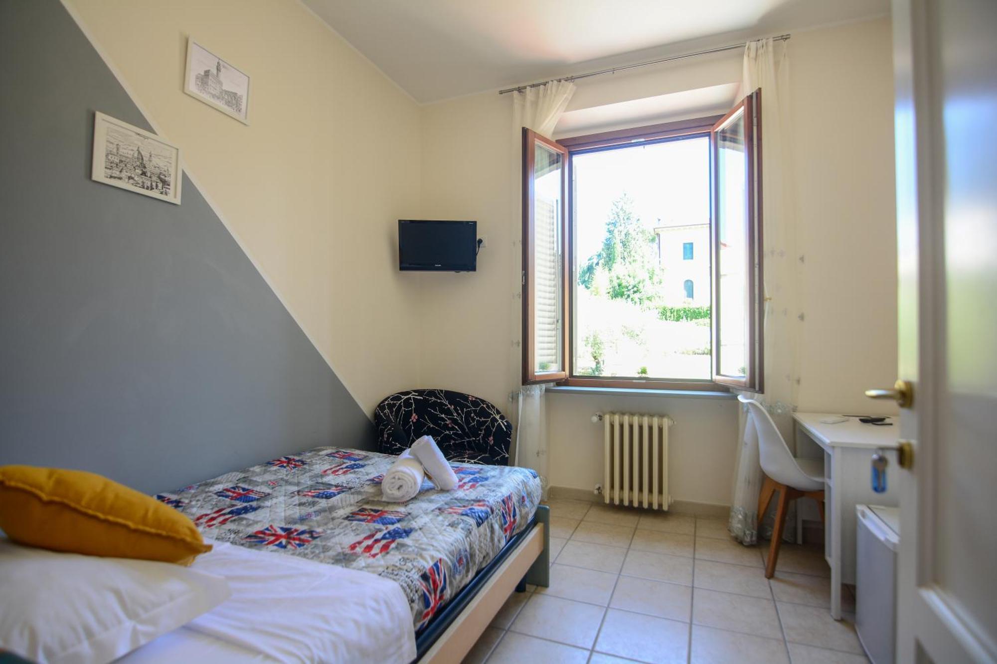 Single Room with Private External Bathroom