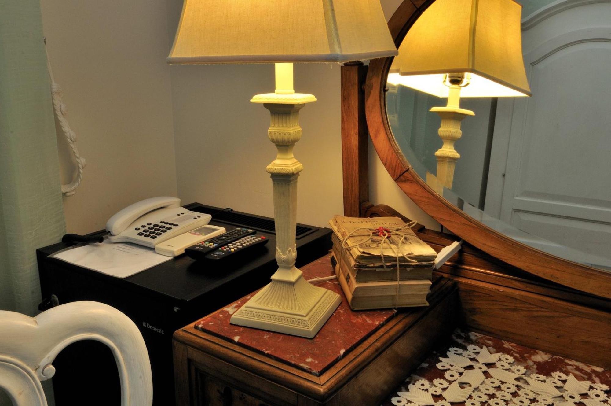 Small Double Room,1580439237:JPEG