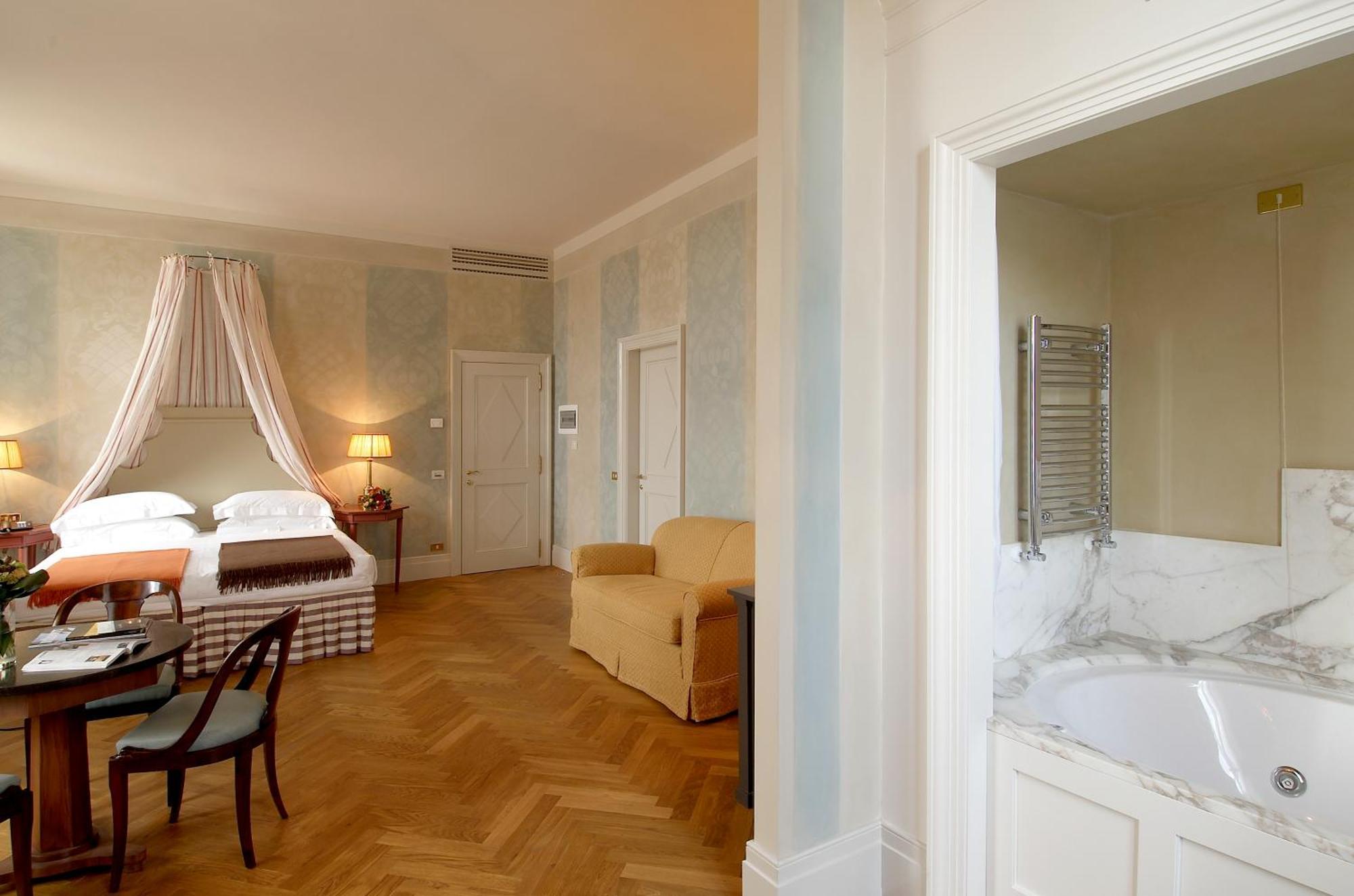 Deluxe Double or Twin Room Spa Bath