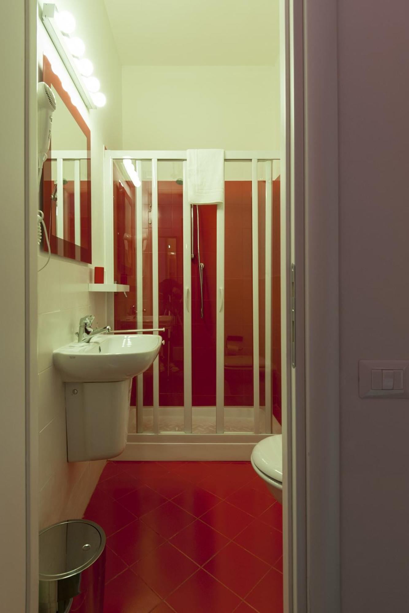 Comfort Single Room Shower