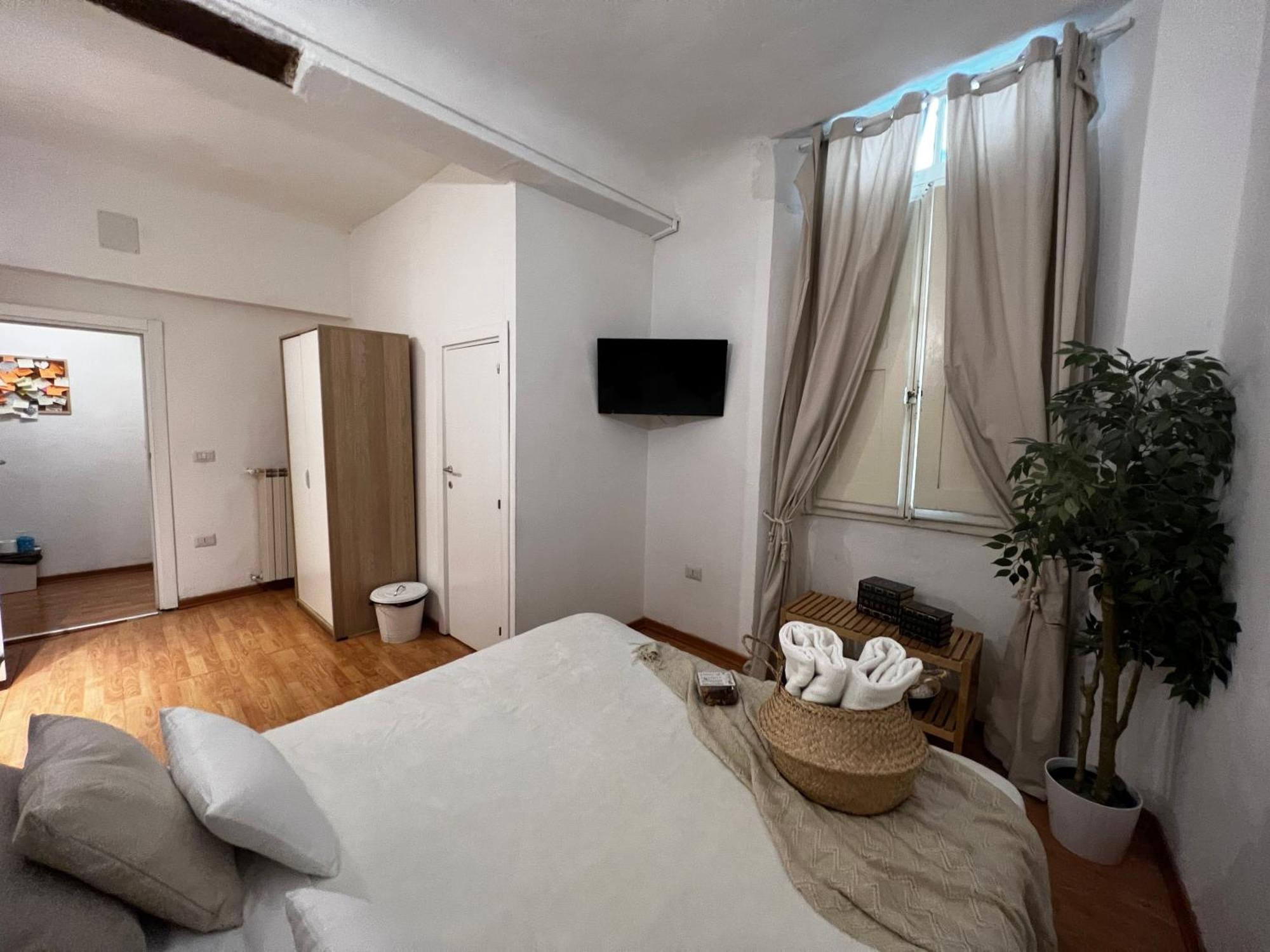 Double Room Private Bathroom