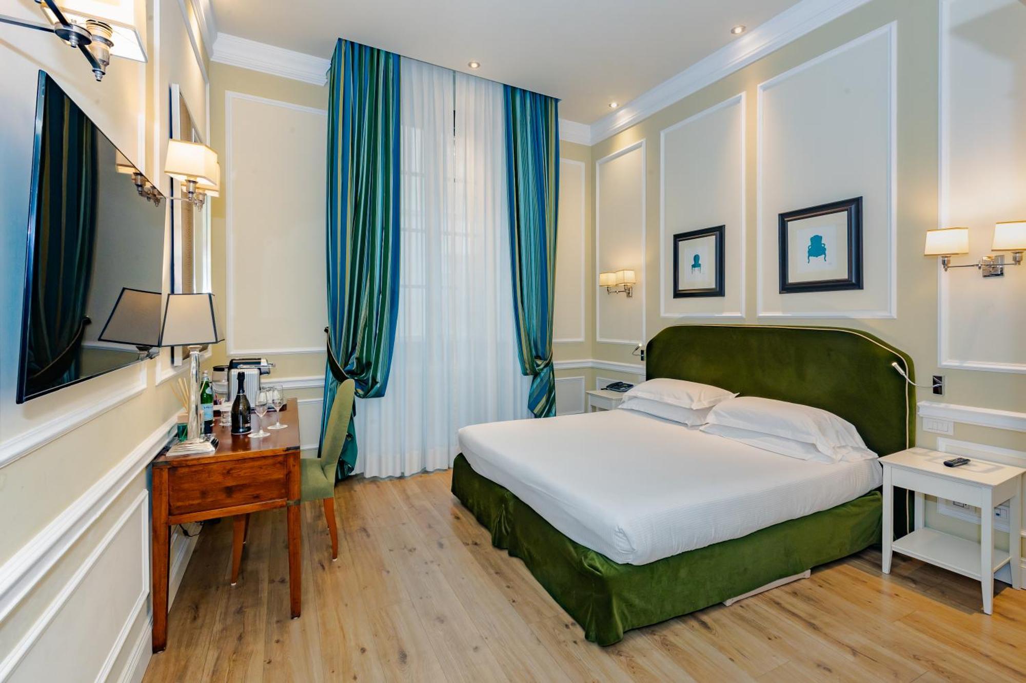 Deluxe Double or Twin Room City View