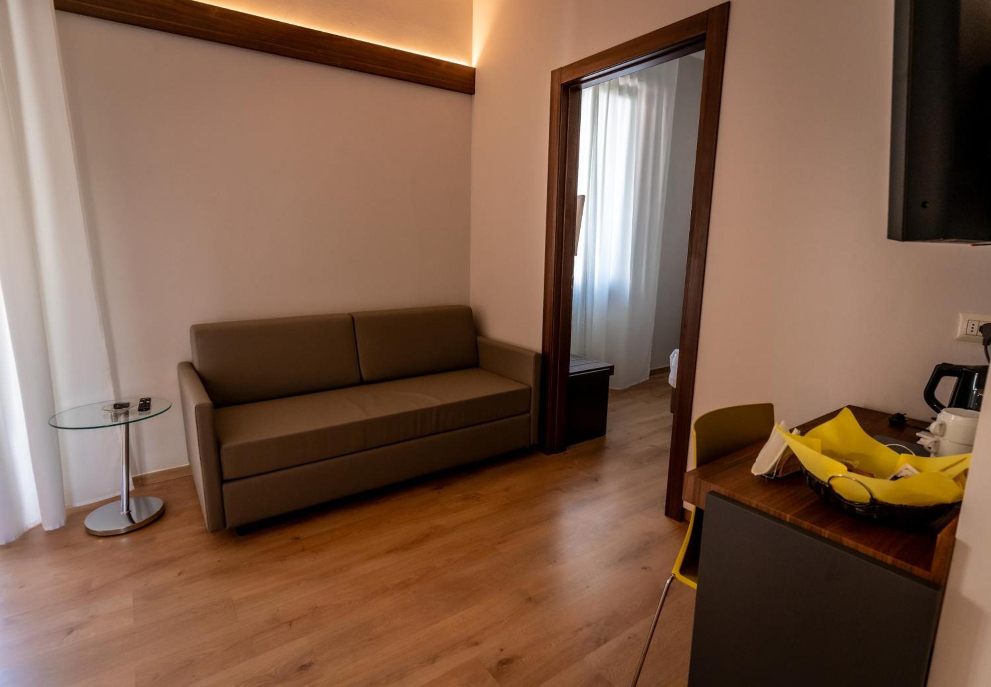 Superior Double or Twin Room,1602327442:JPEG