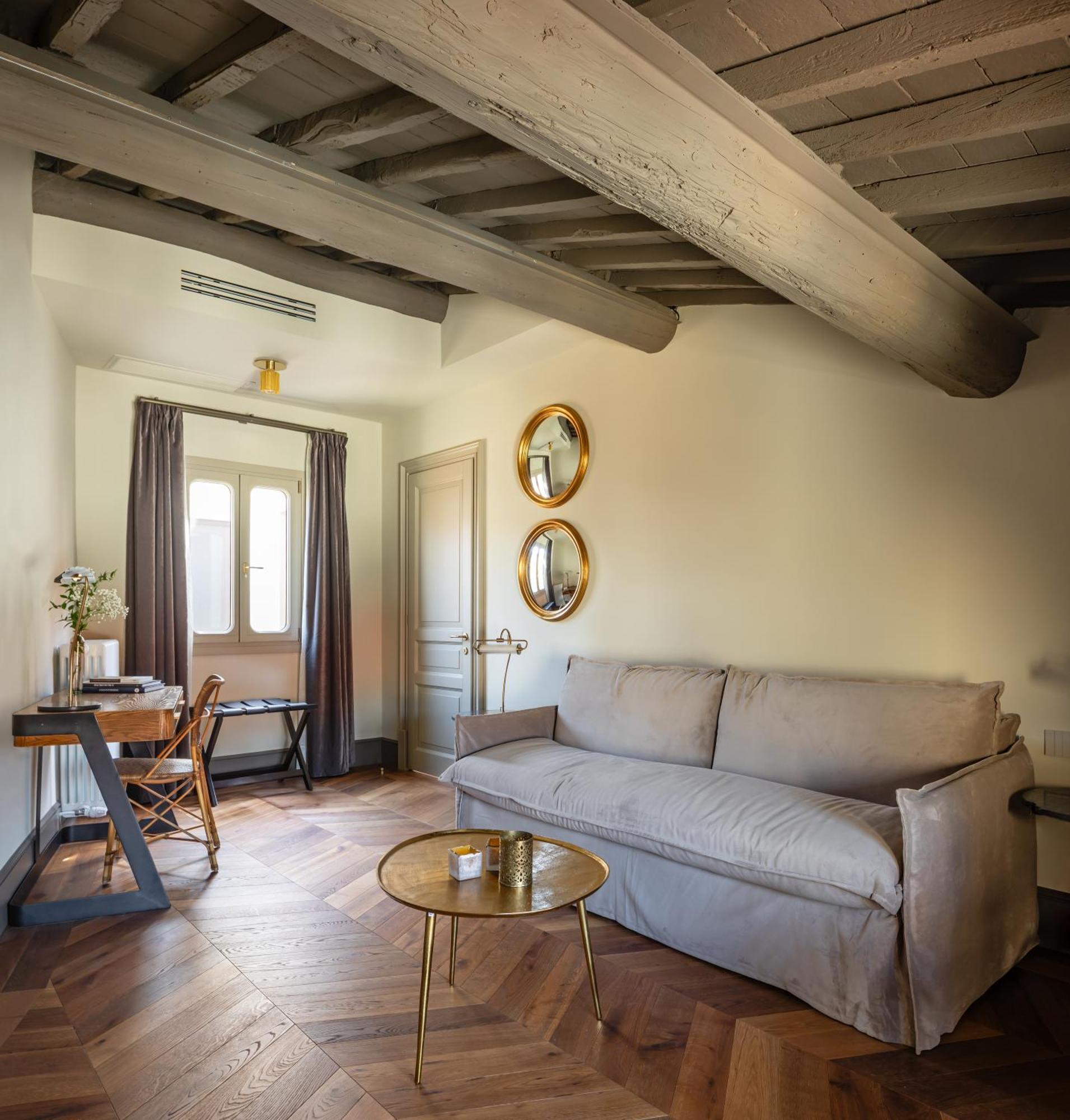 One-Bedroom Apartment Terrace
