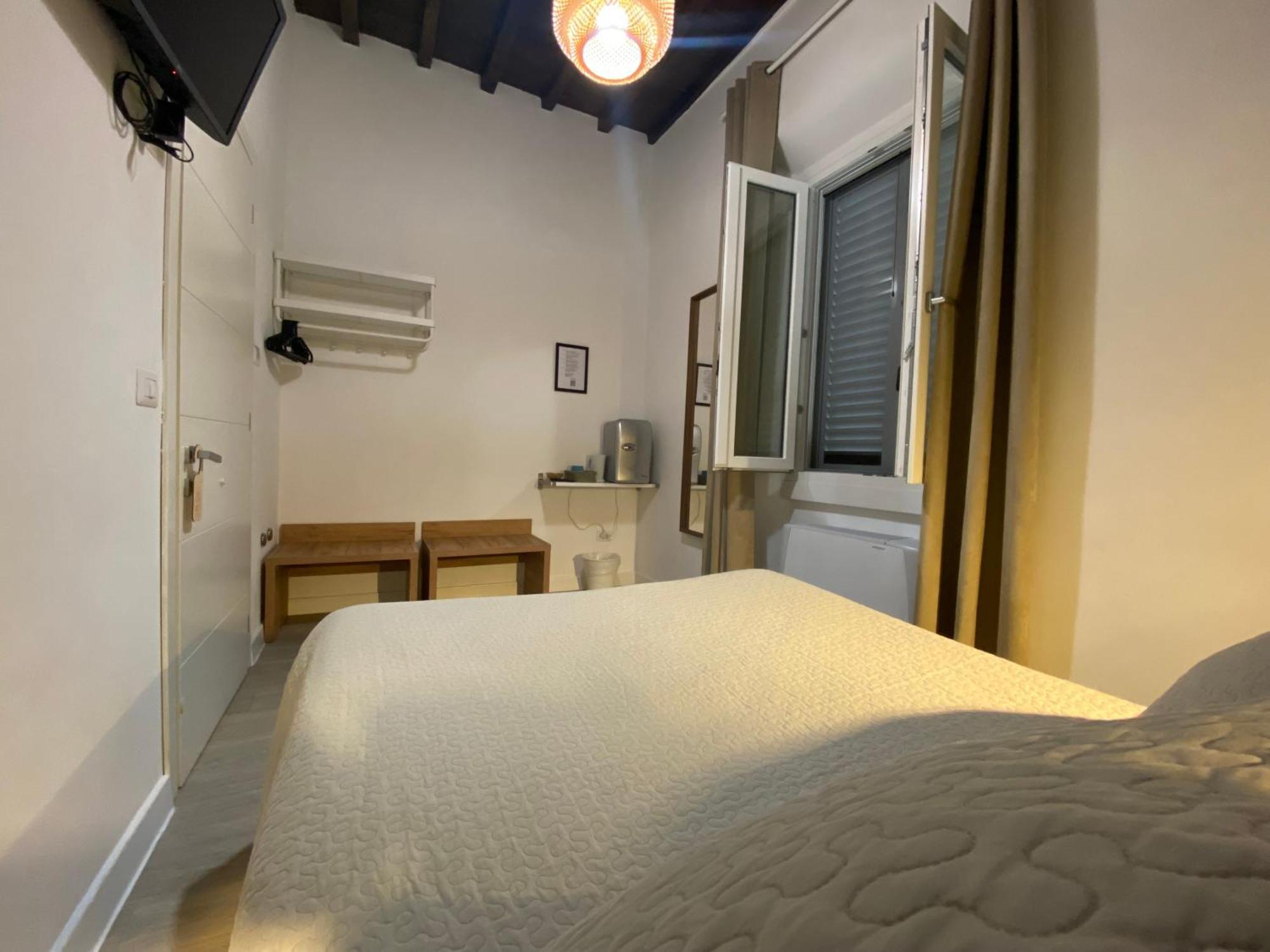 Double Room Private External Bathroom