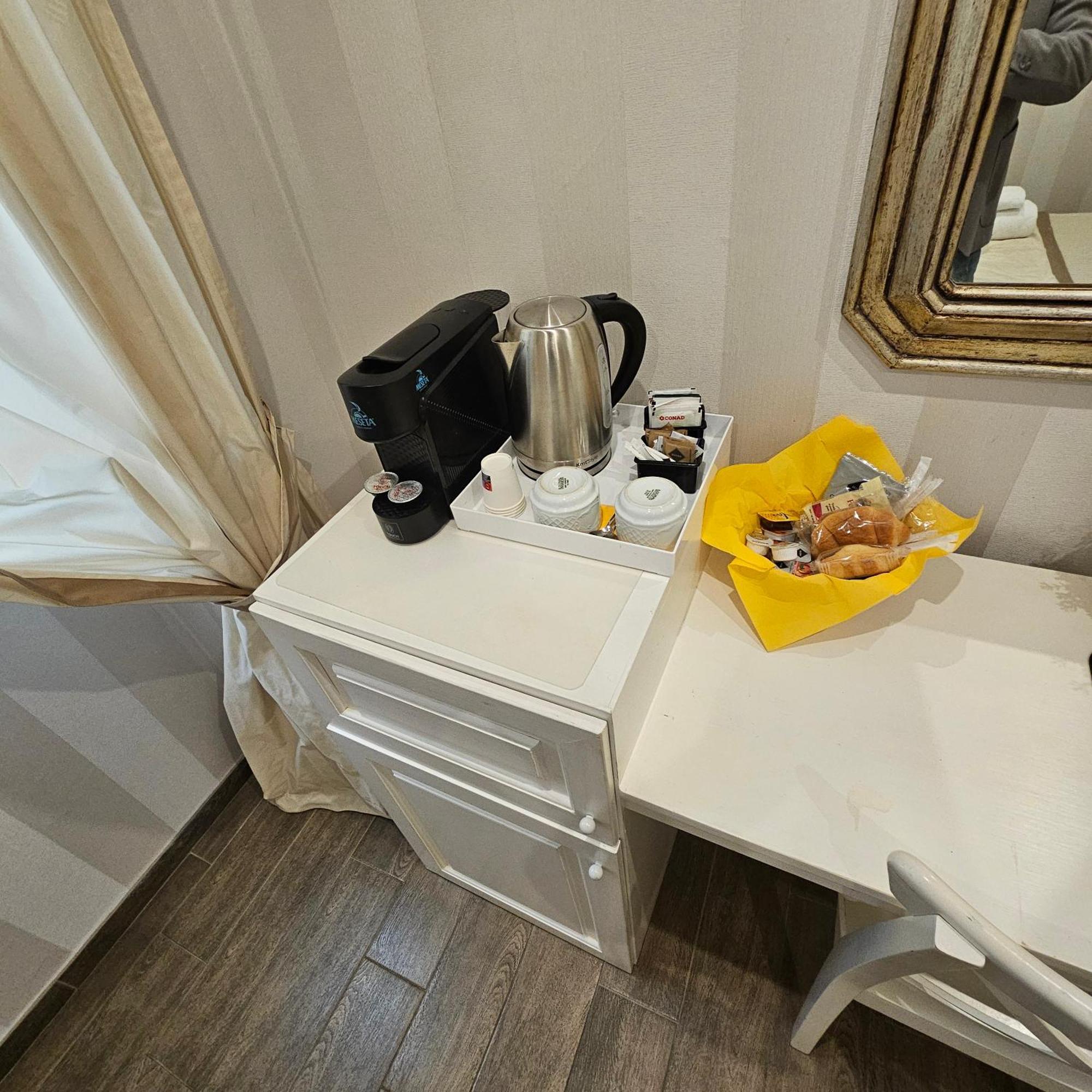 Single Room Private External Bathroom