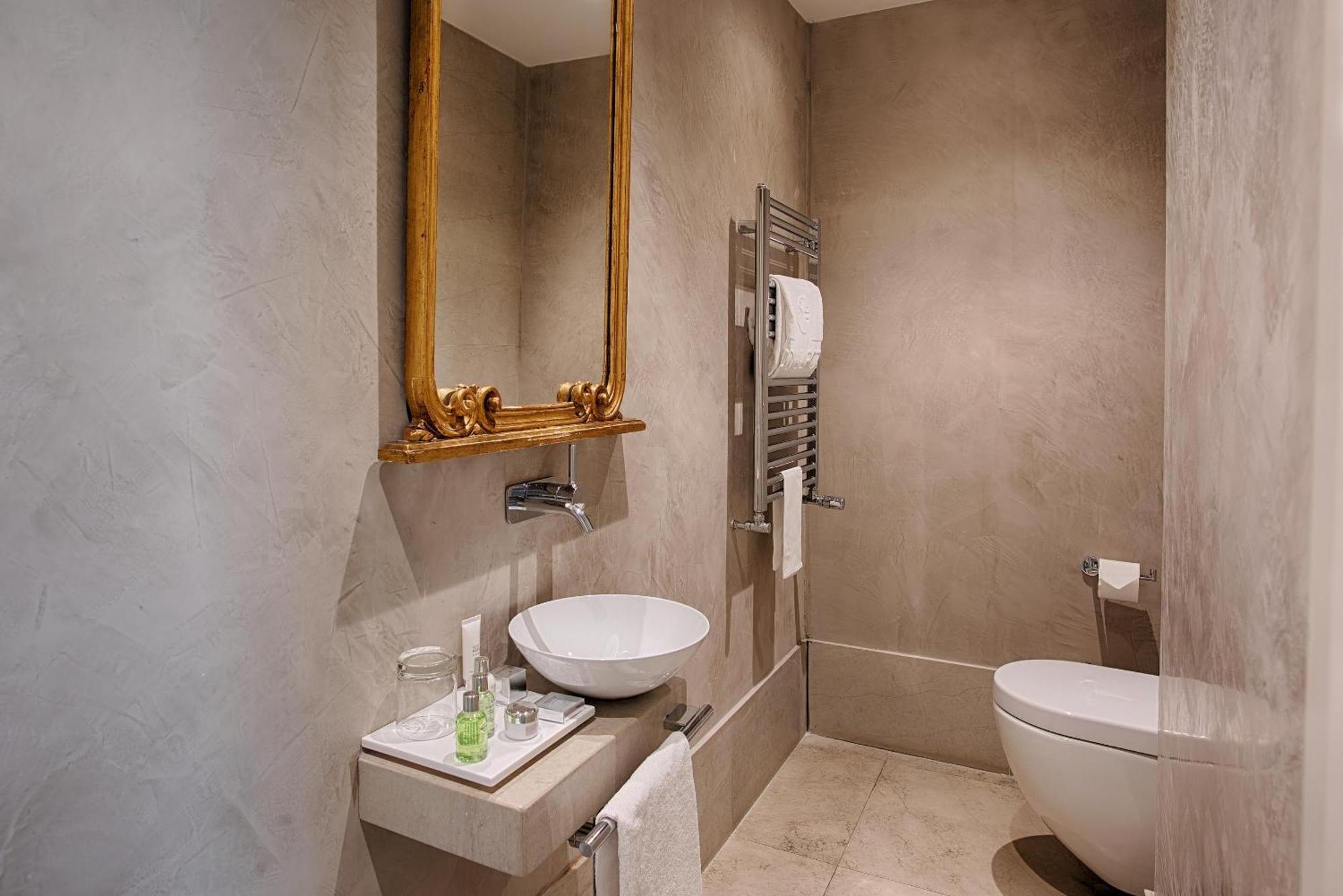 Suite,1746914992:JPEG