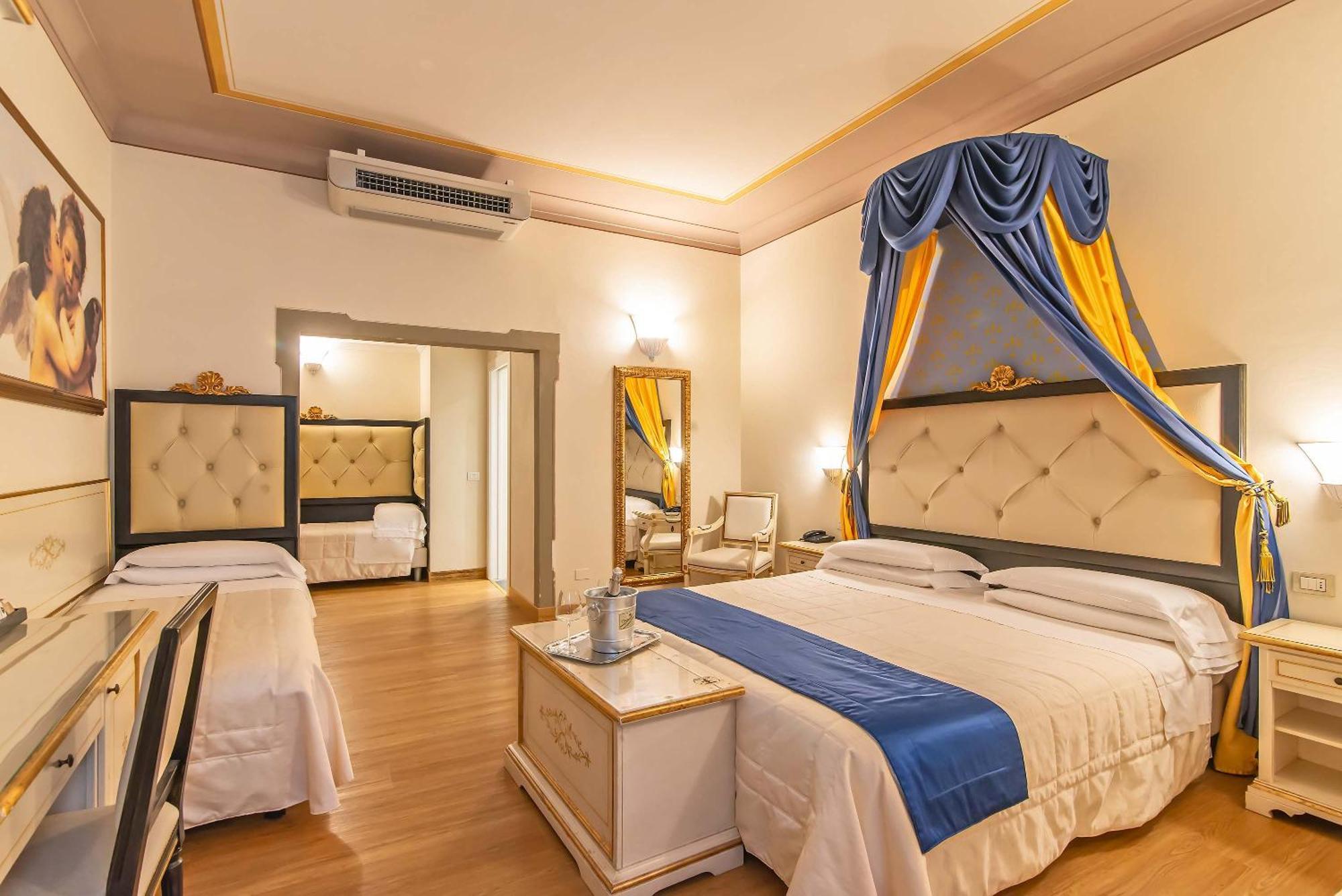 Quintuple Room