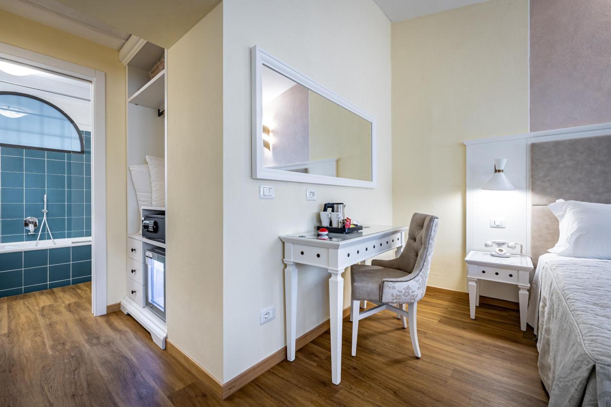 Deluxe Family Room
