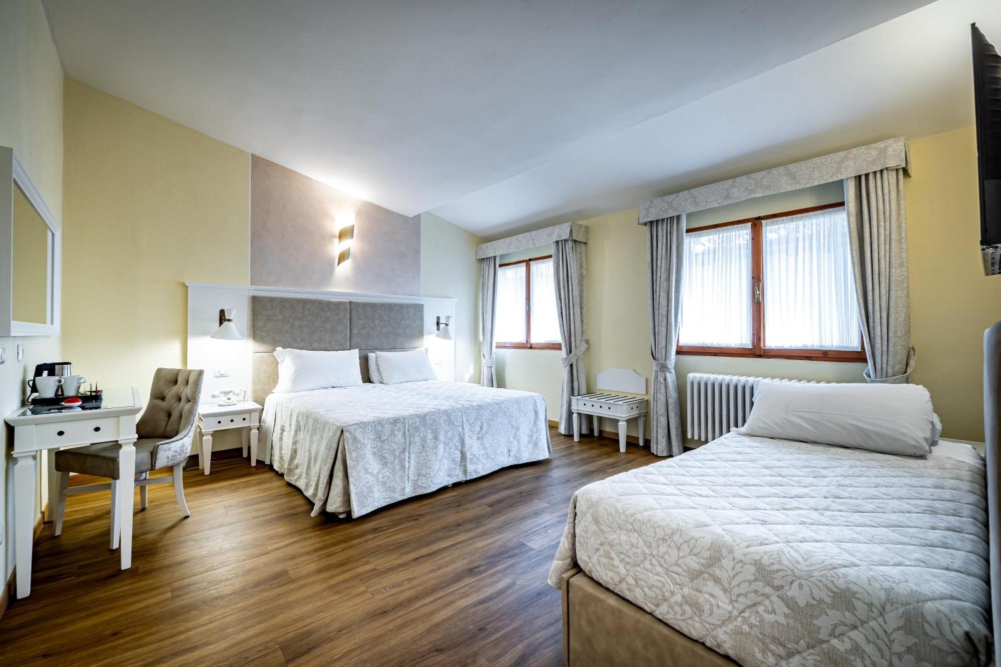 Deluxe Family Room