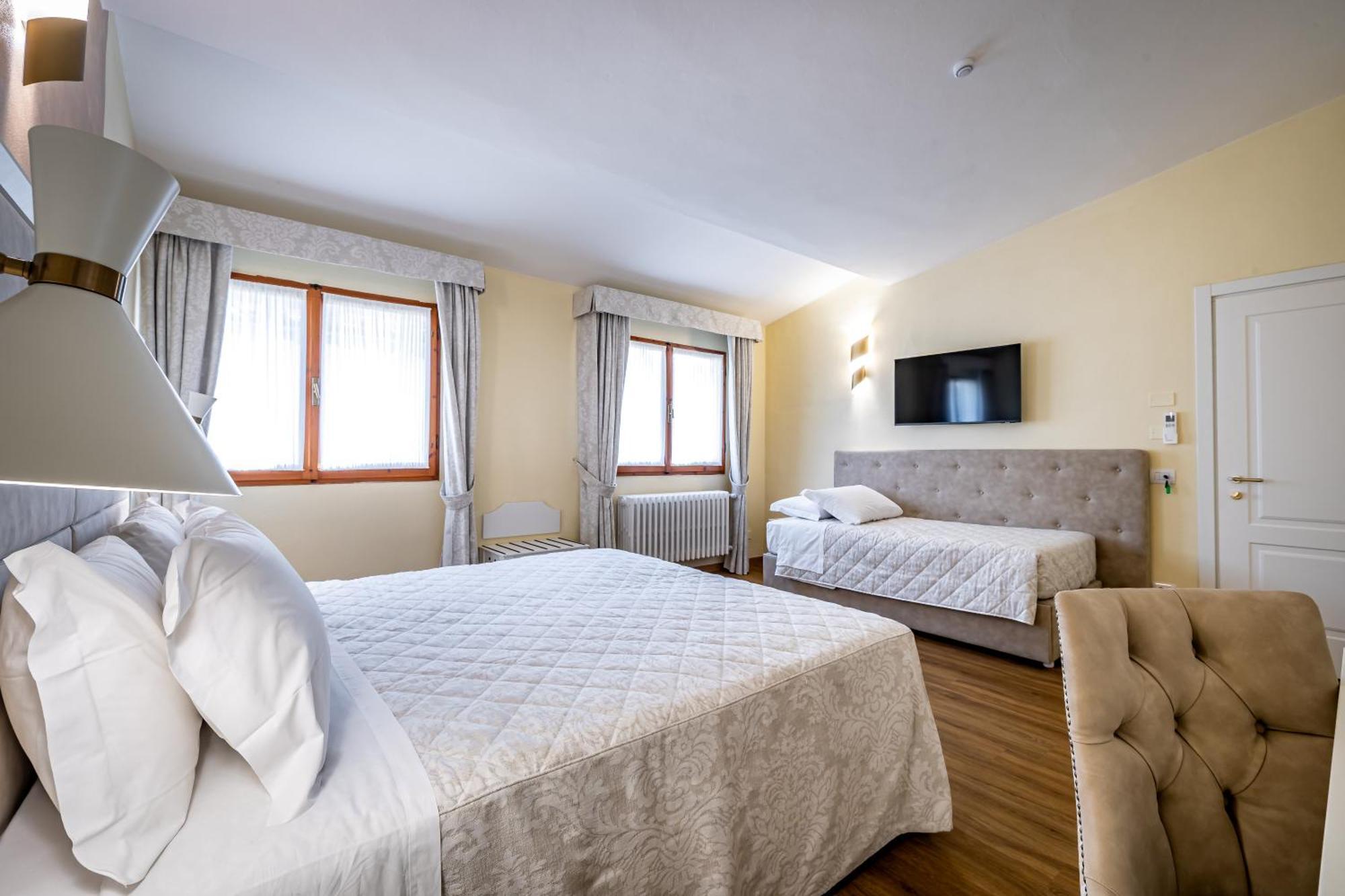 Deluxe Family Room