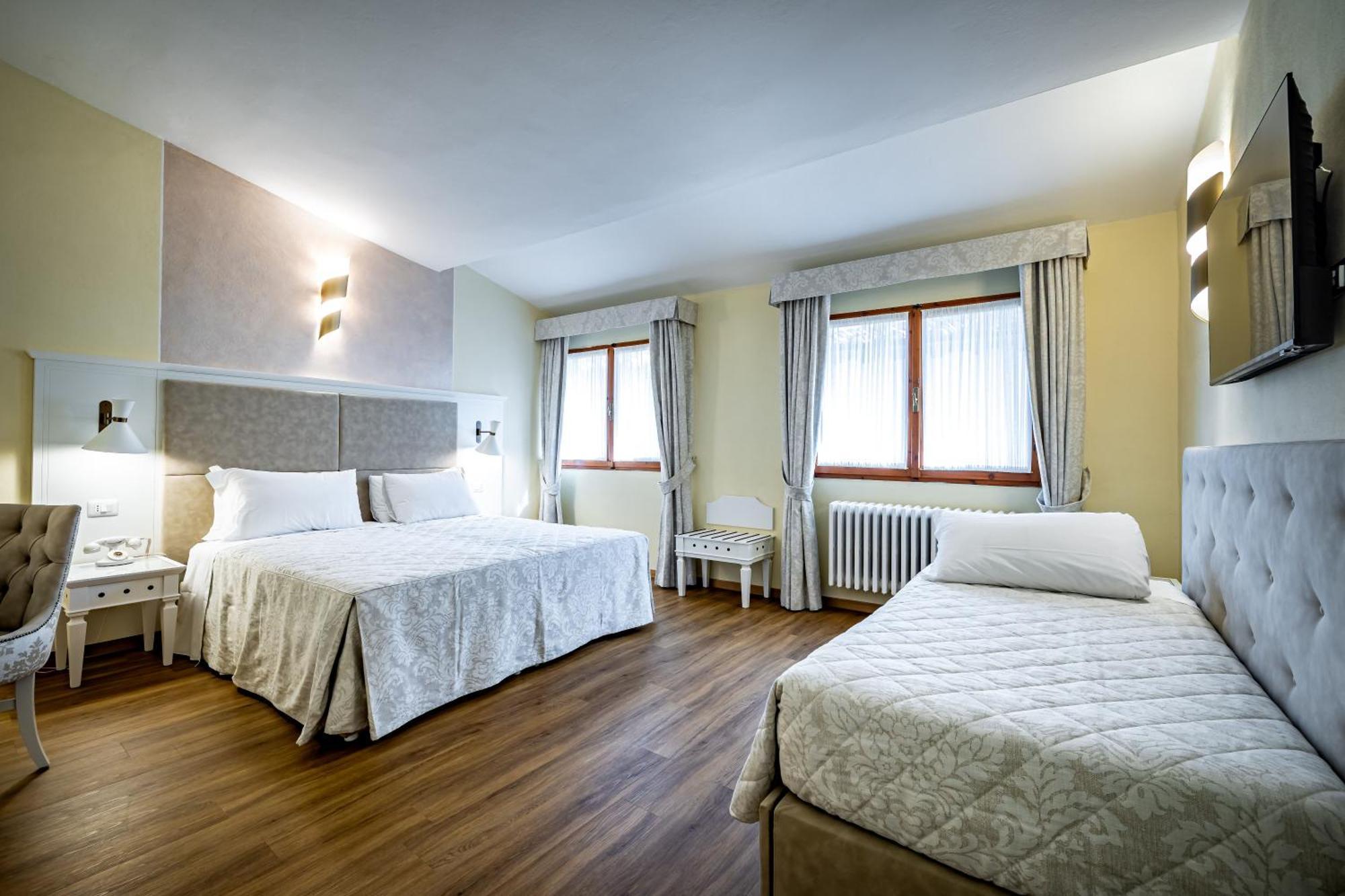 Deluxe Family Room