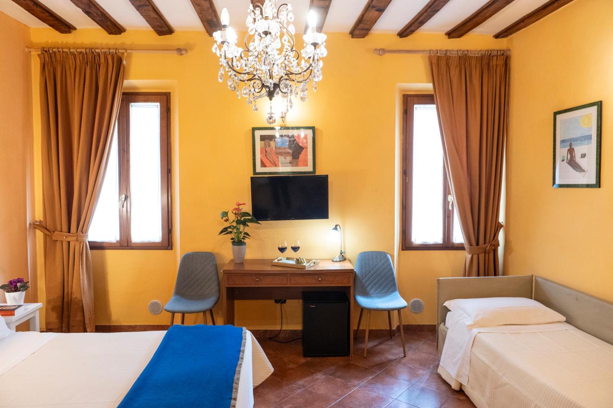 Triple Room