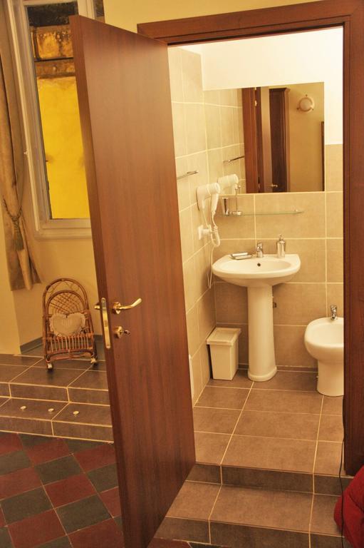 Classic Family Room,209338636:JPEG