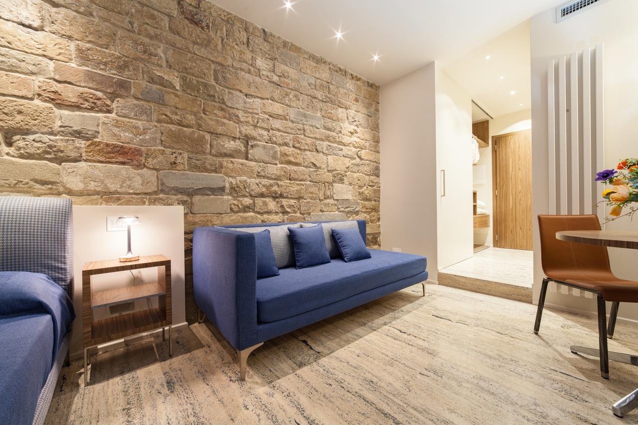 Large Double Room,630675033:JPEG