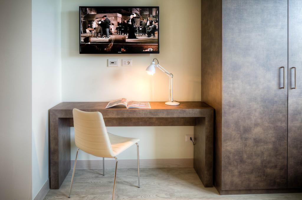 Suite with Terrace - kitchen & Pool Access