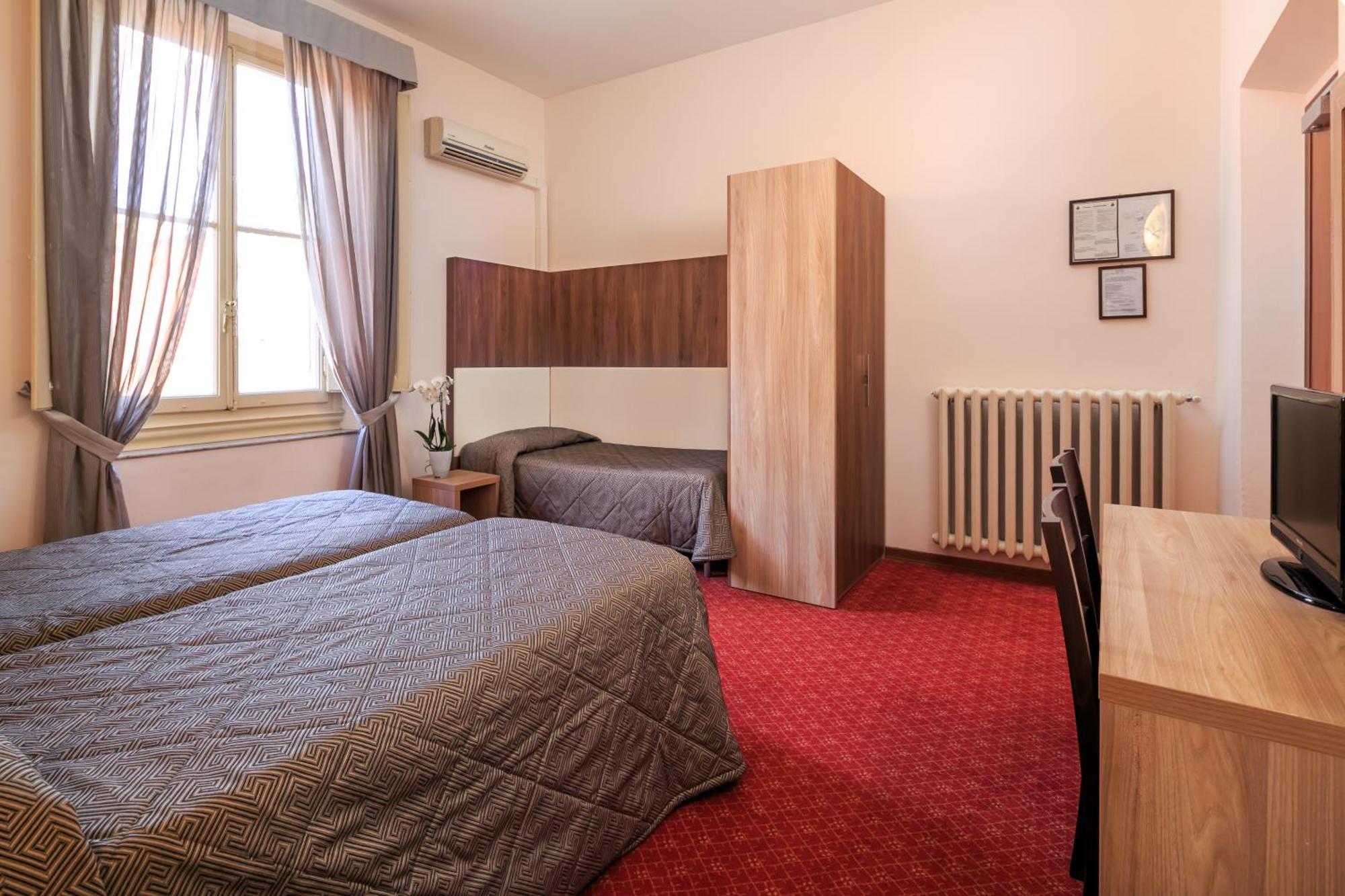 Economy Triple Room