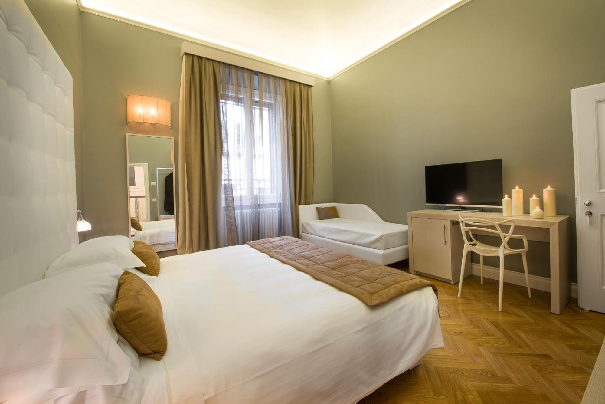 Deluxe Double Room Pool Access