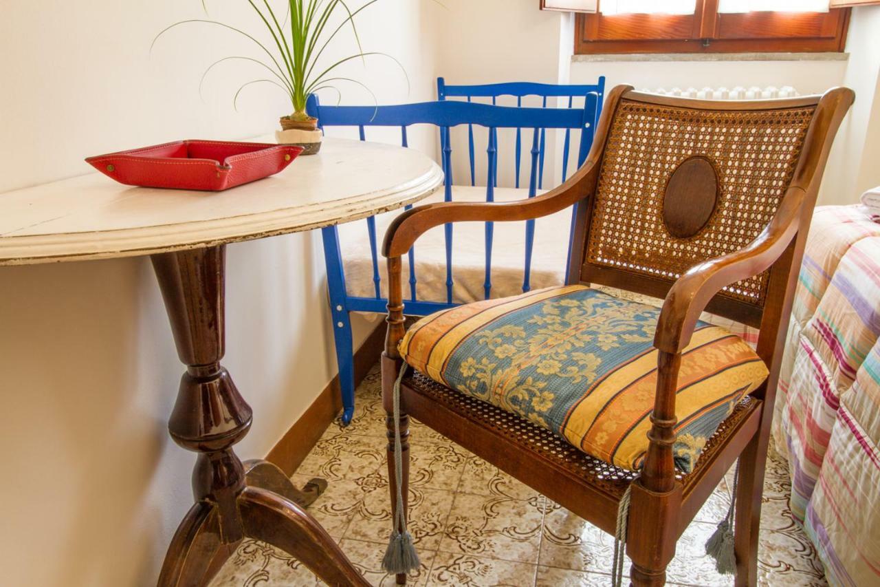 Double Room with Private External Bathroom,911533132:JPEG