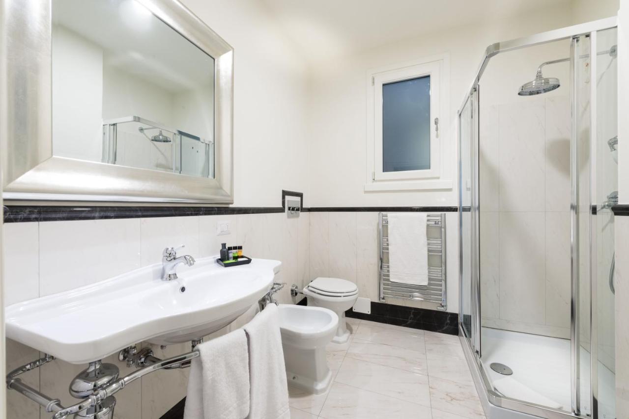 Deluxe Double Room Pool Access