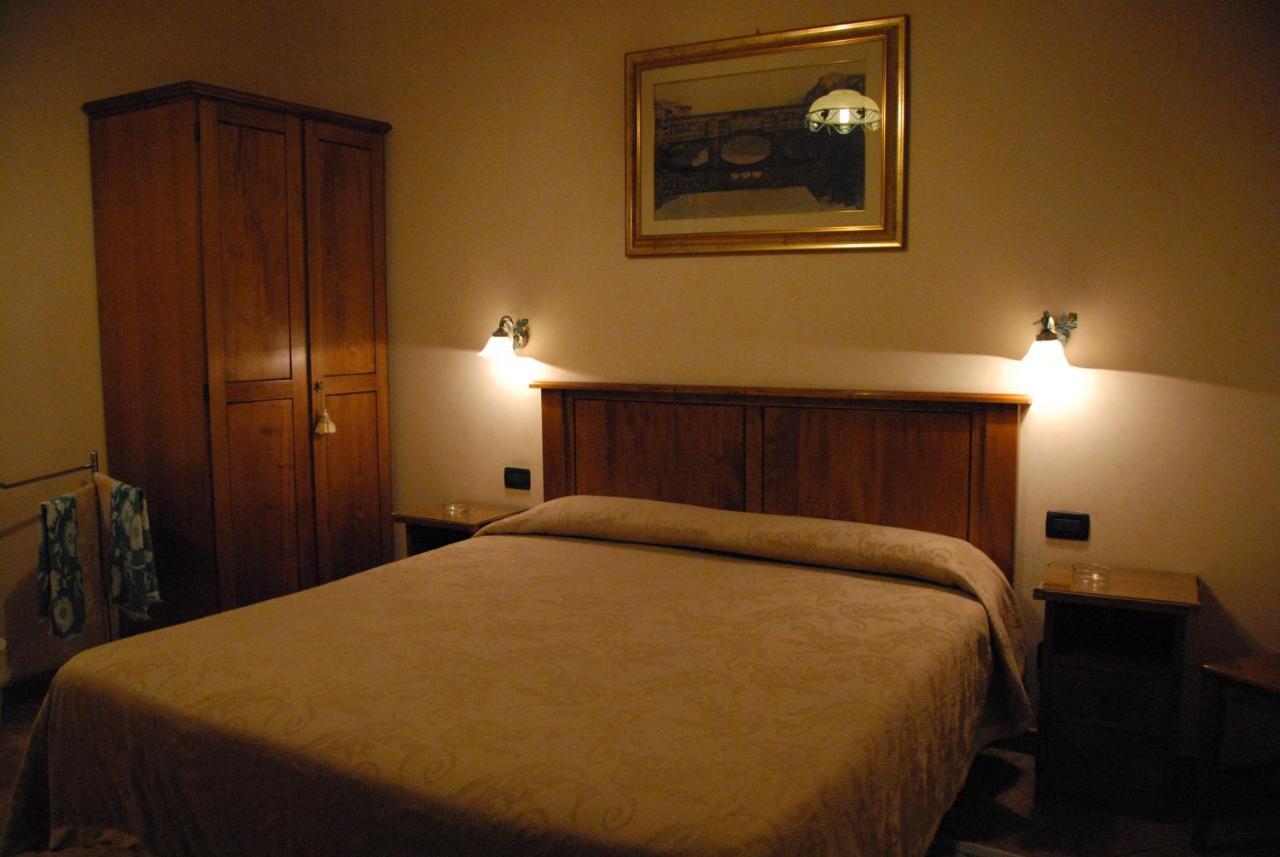 Double Room with Shared Bathroom,706347820:JPEG
