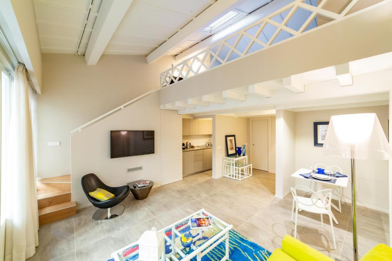 Deluxe Studio,947891950:JPEG