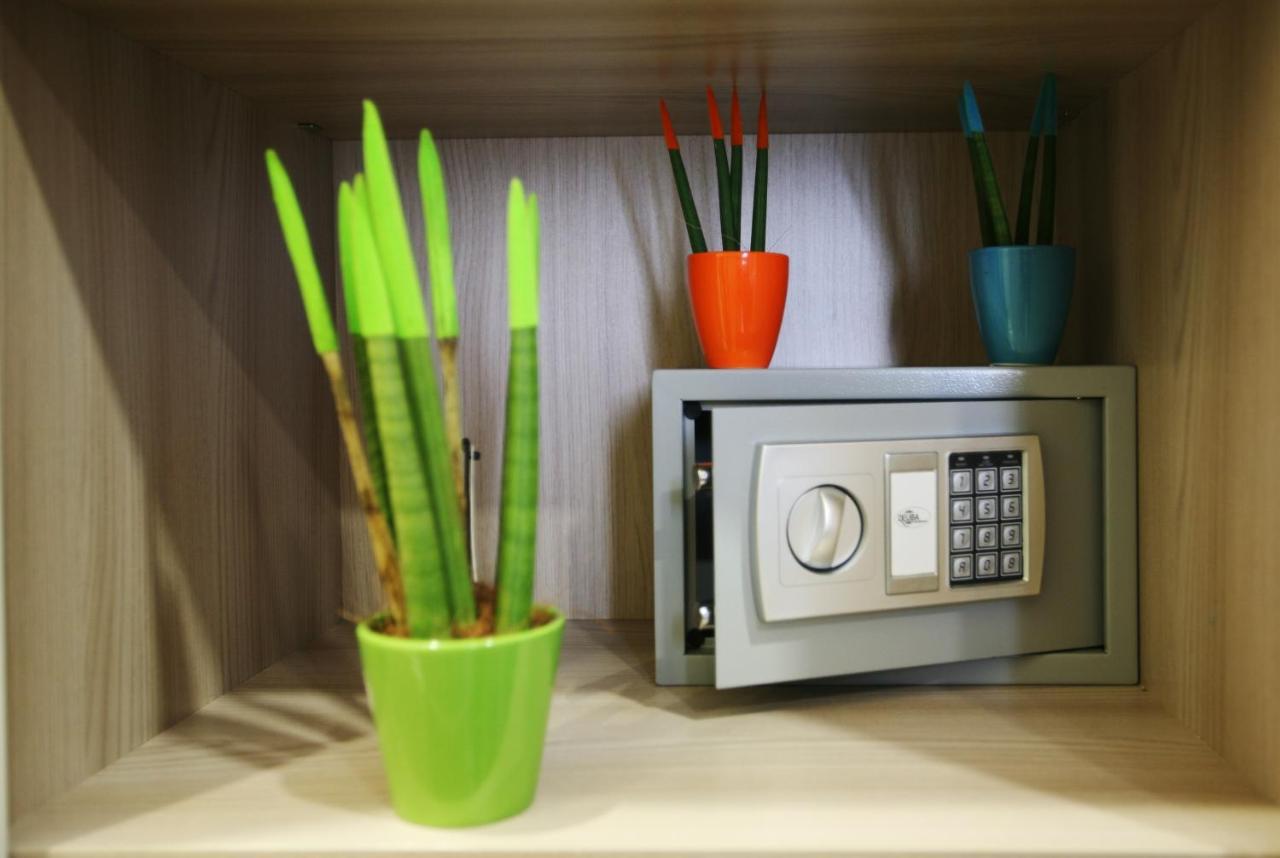 Single Room,995340859:JPEG