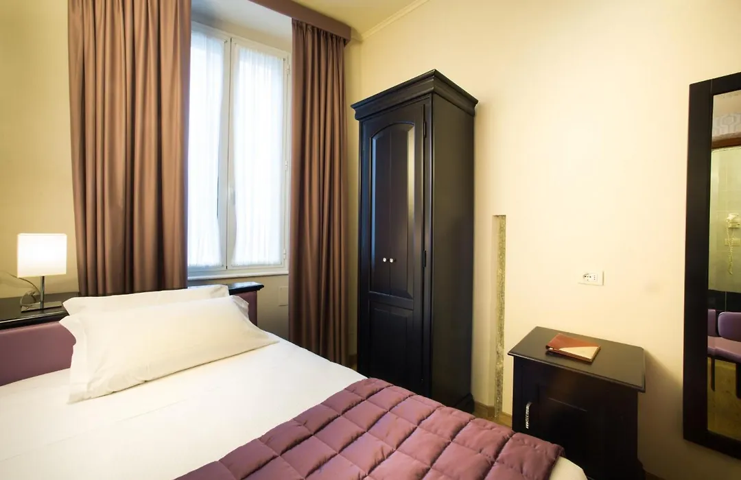 Hotel Montreal-1