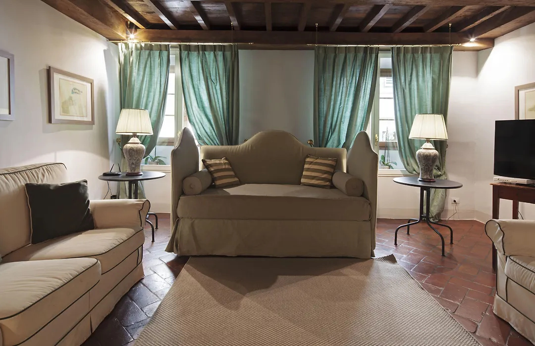 Al Palazzo Del Marchese Di Camugliano Residenza D'Epoca-1