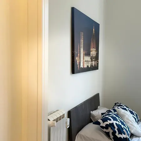 Clyde Large Suite-3
