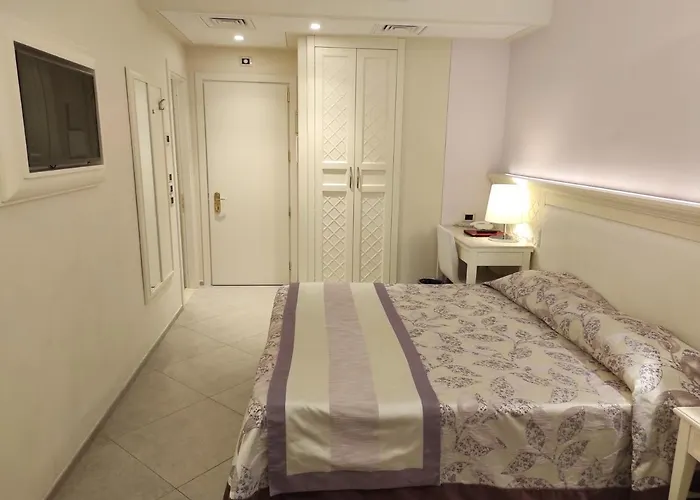 Corona D'Italia Florence