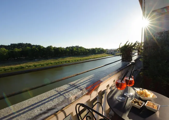 Hotel Lungarno Vespucci 50 Florence